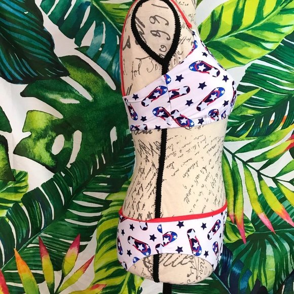 Nwt $50 UNDERCURRENT Juniors Medium Red White Blue Graphic Strappy Bikini Set - Picture 4 of 8